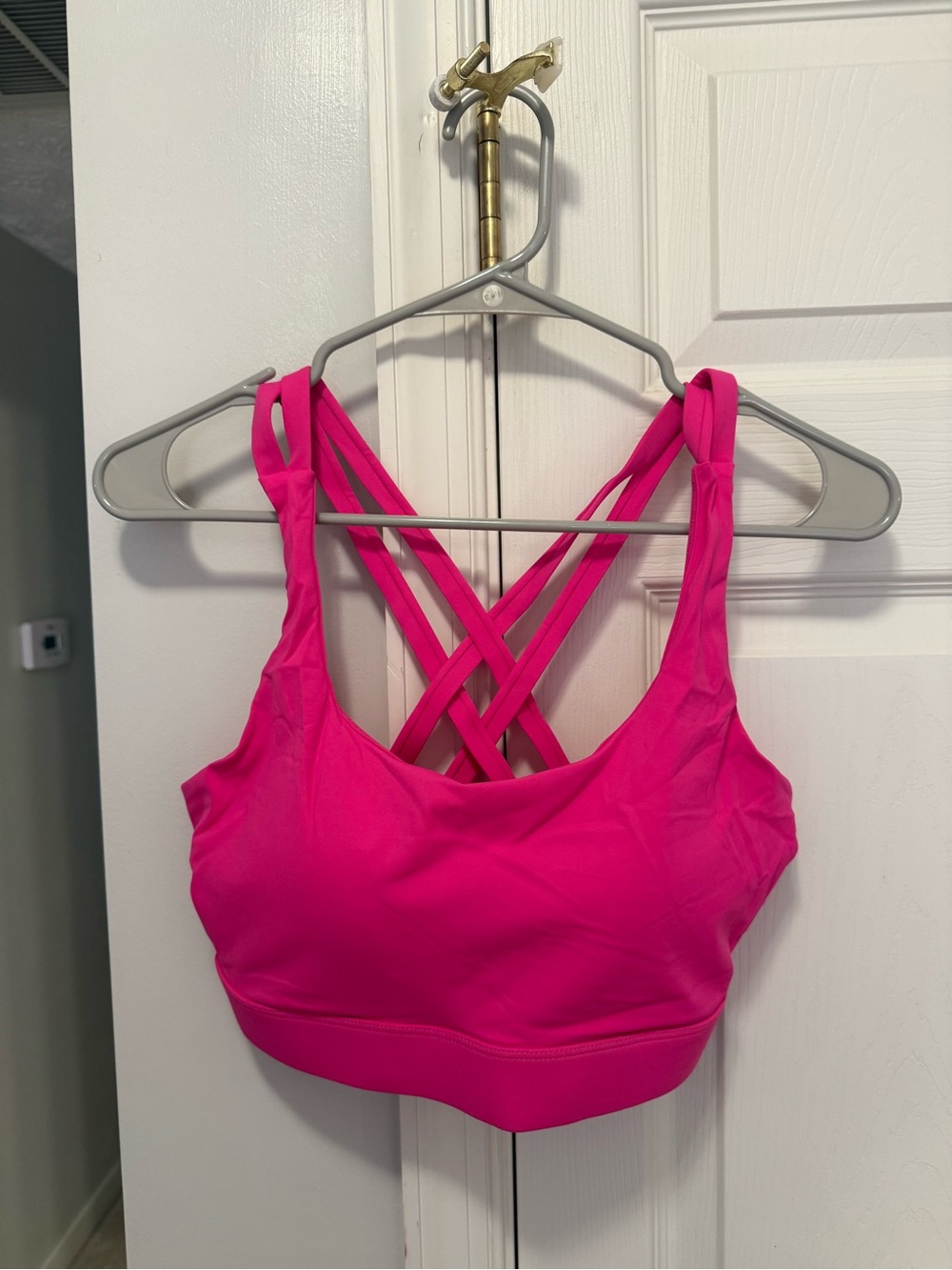 Running girl large Women's Hot Pink Strappy Sports Bra